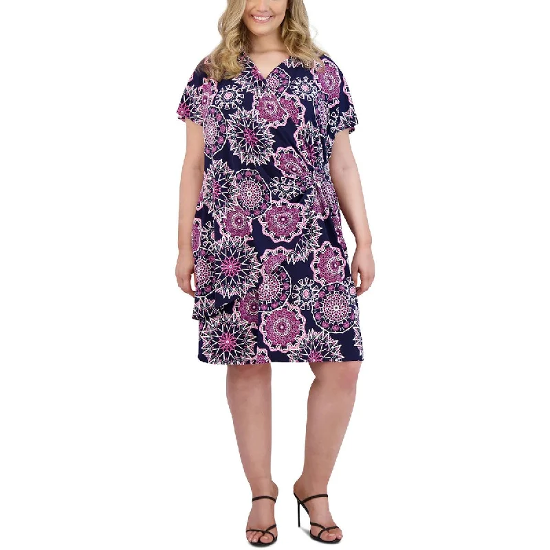 Signature By Robbie Bee Womens Plus Printed Short Wrap Dress