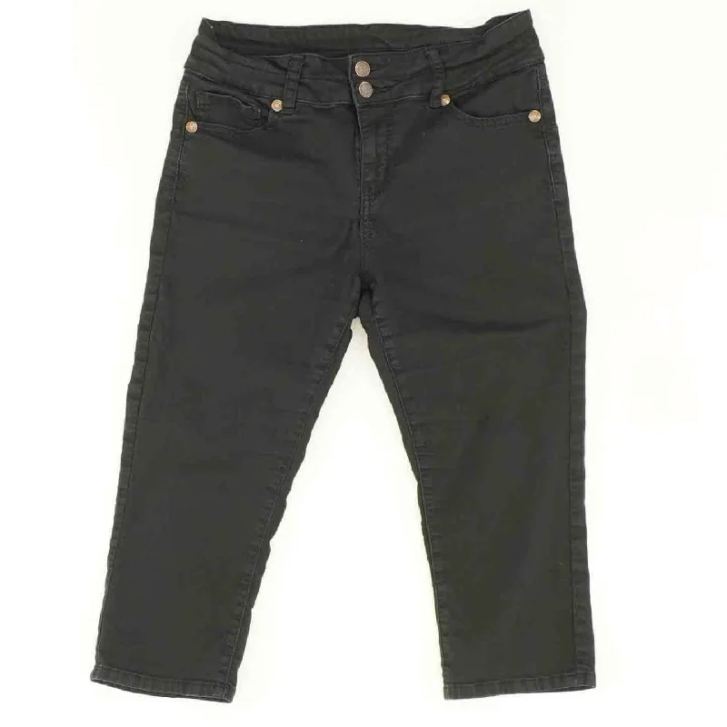 Black Solid Capri Jeans