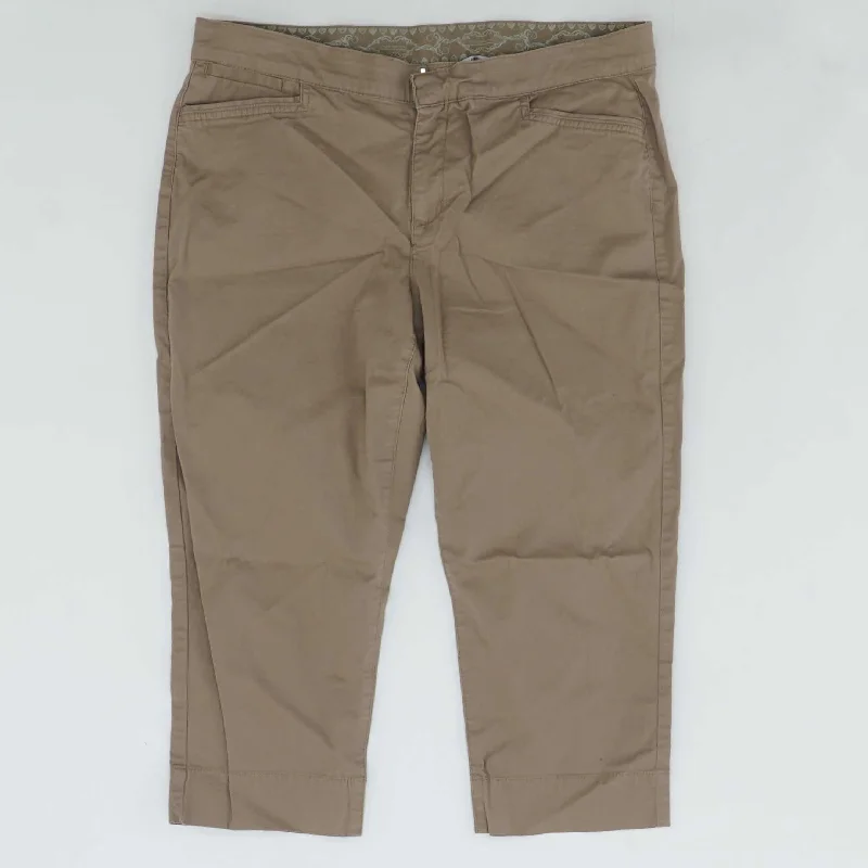 Tan Solid Capri Pants