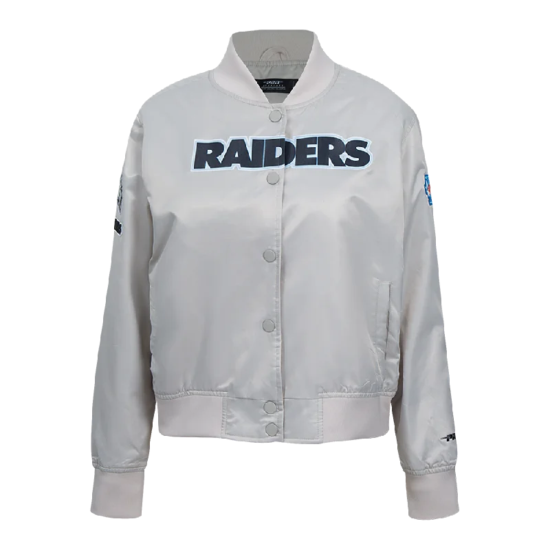 CHAMARRA DE SATÉN NFL LAS VEGAS RAIDERS CLASSIC ESSENTIALS PARA MUJER